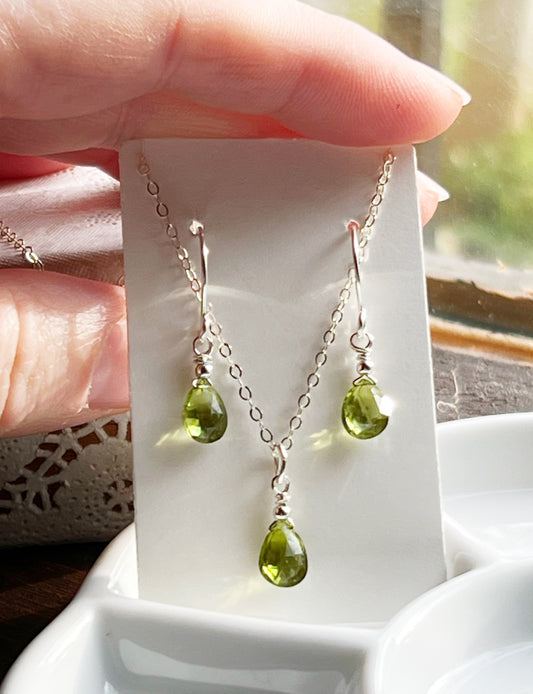 Deep peridot earring and necklace set