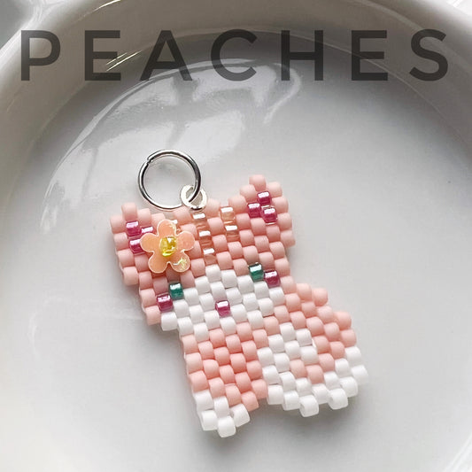 Peaches kitty cat necklace