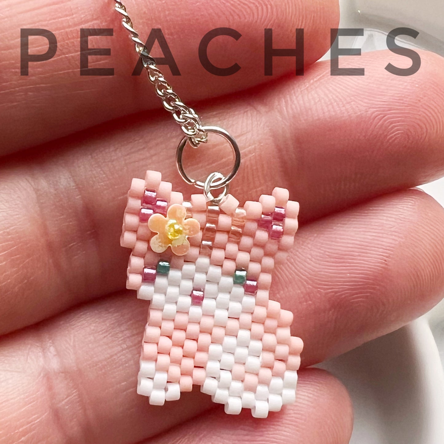 Peaches kitty cat necklace