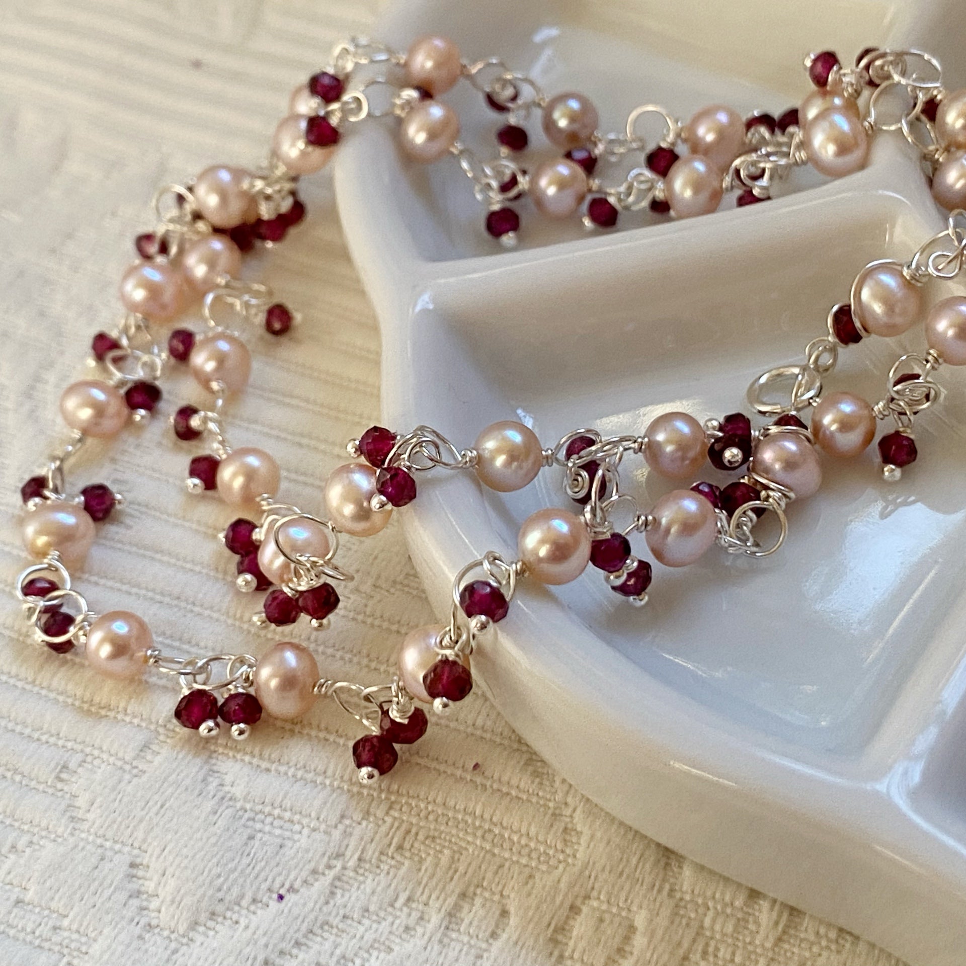 Pink pearl and garnet cluster chain necklace – LiciaBeads