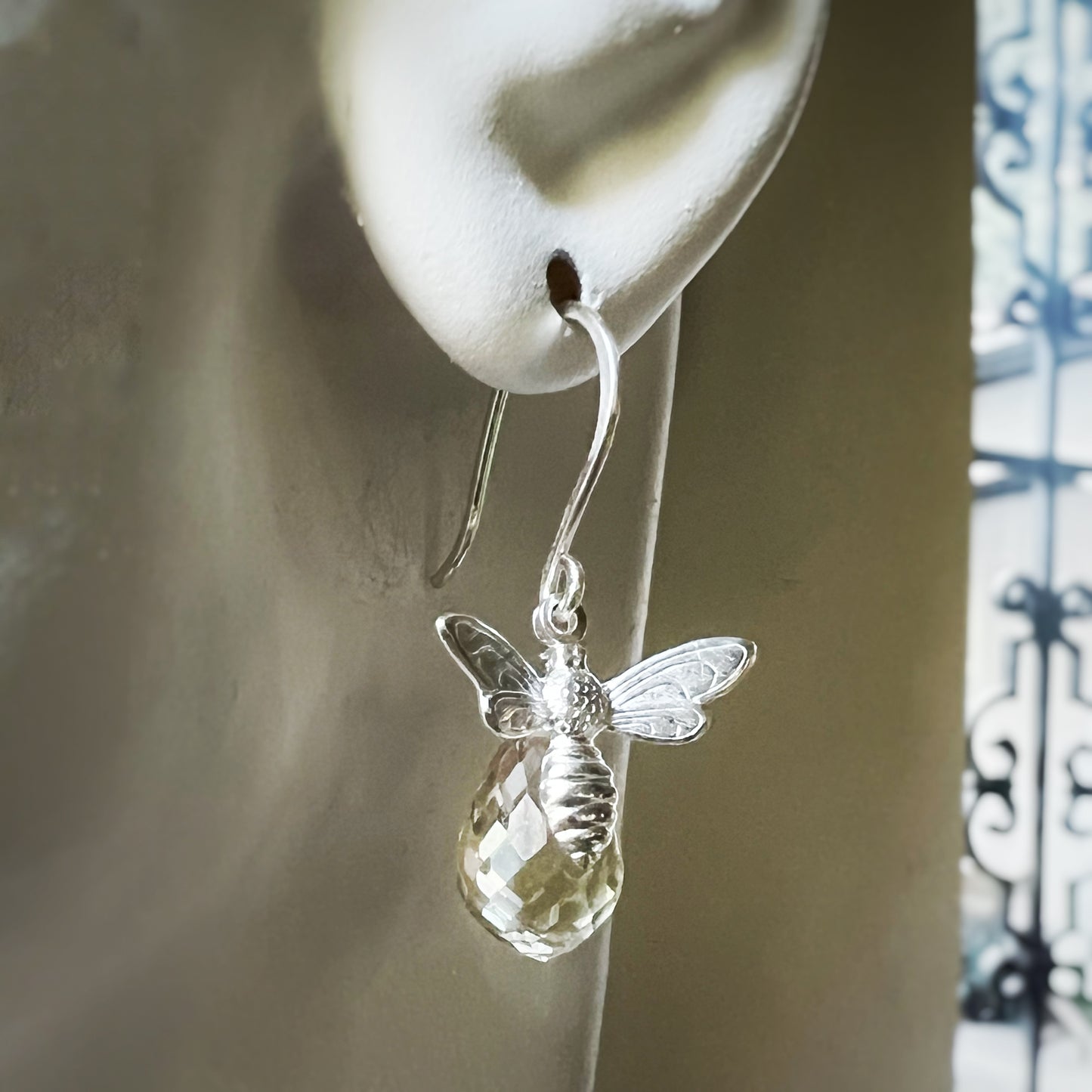 HoneyBead - Polinating the Lemon Tree Earrings