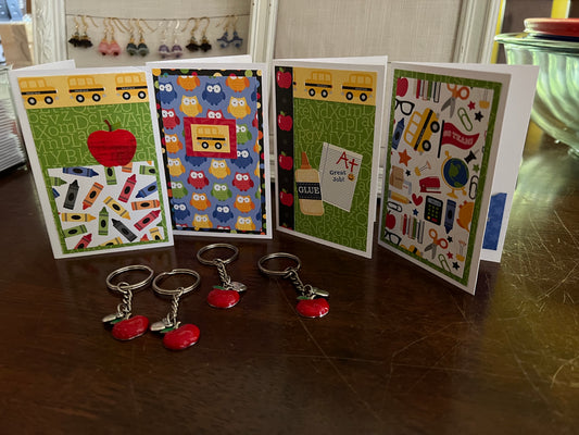 Assorted, 4 set of gift card holders and apple keychains