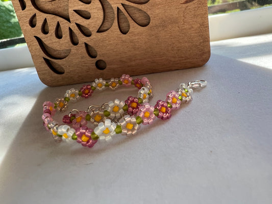 Posey Pink Daisy chain bracelet