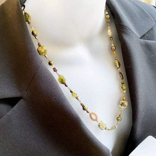 Green rhyolite and garnet necklace and earring set